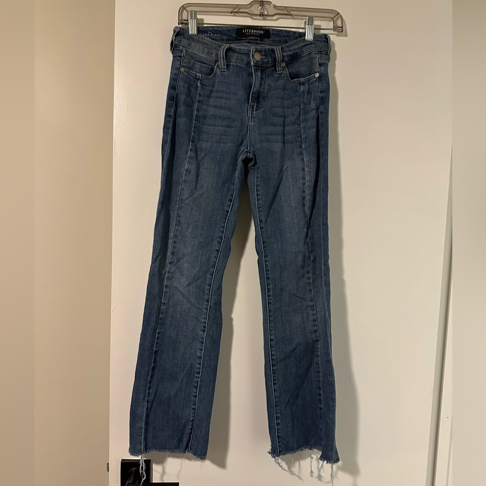Women’s Size 2 Liverpool Los Angeles Women's Jeans with Frayed Hem